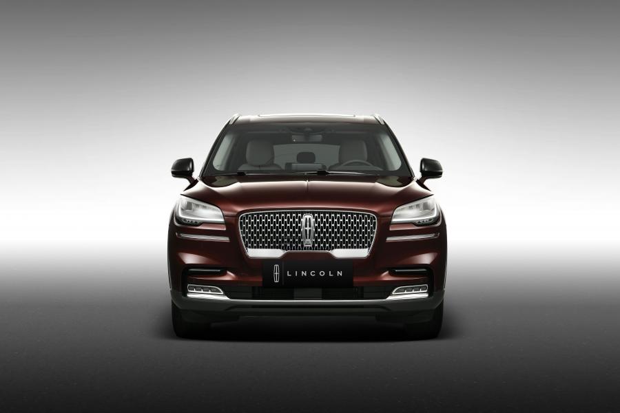  Lincoln Aviator 2019 года  (CN) (фото 4 из 18)